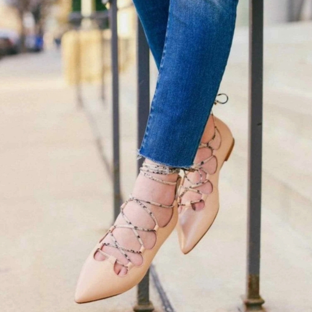 Coach Justine Flats In Nude Tan Snakeskin Lace up Ankle Tie Size 7.5 pointed toe
